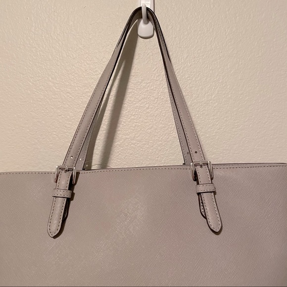 ❌SOLD❌Michael Kors Jet Set Tote Leather Grey Silver Bag - Picture 16 of 16